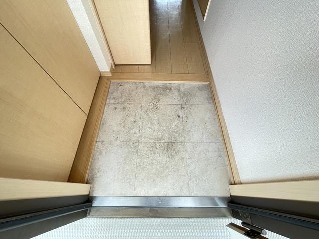 玄関　※参考写真