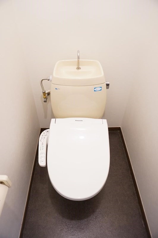 トイレ　快適な温水洗浄便座