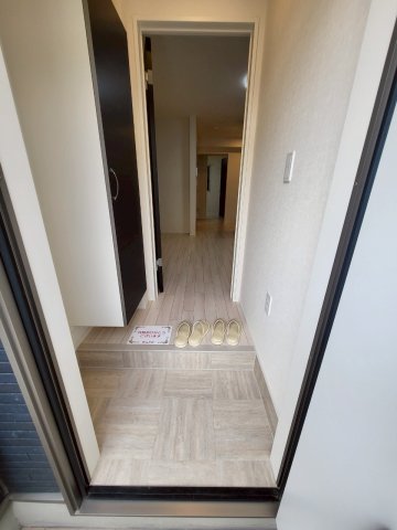 玄関　※同タイプの写真となります。