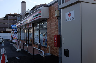 コンビニ　セブンイレブン 大阪長吉長原東1丁目店（コンビニ）まで323m
