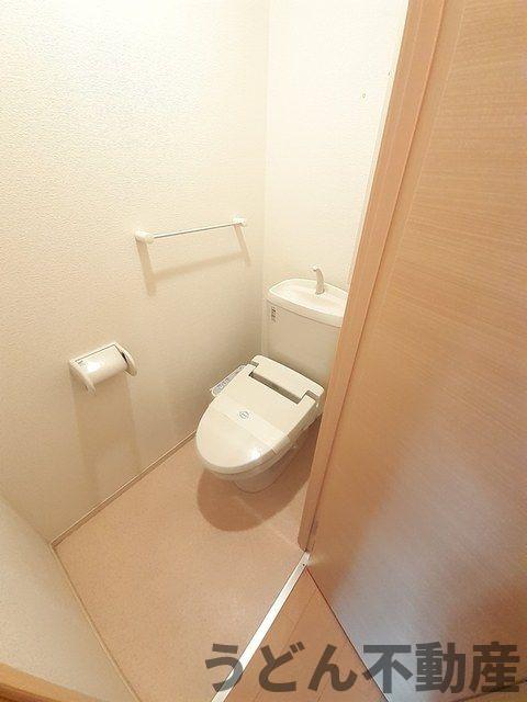トイレ　うどん県のお部屋探しはうどん不動産へ うどんちゃんとLINE