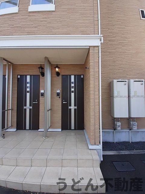 エントランス　うどん県のお部屋探しはうどん不動産へ うどんちゃんとLINE
