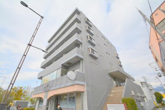 建物外観　オシャレな外観。この周辺では飛びぬけて目立っています。