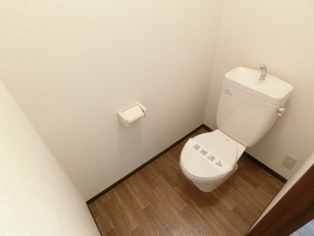 トイレ　別号室の参考写真です。