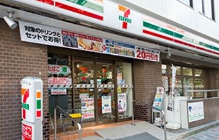コンビニ　セブンイレブン中央区入船3丁目店（コンビニ）まで168m