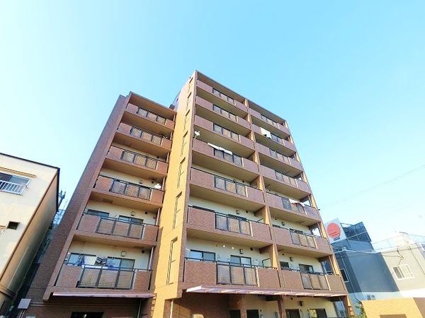 建物外観　１９９９年３月築です