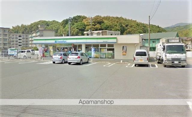 コンビニ　ファミリーマート（コンビニ）まで1229m