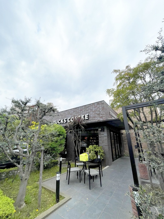 飲食店　スターバックスコーヒー（飲食店）まで340m