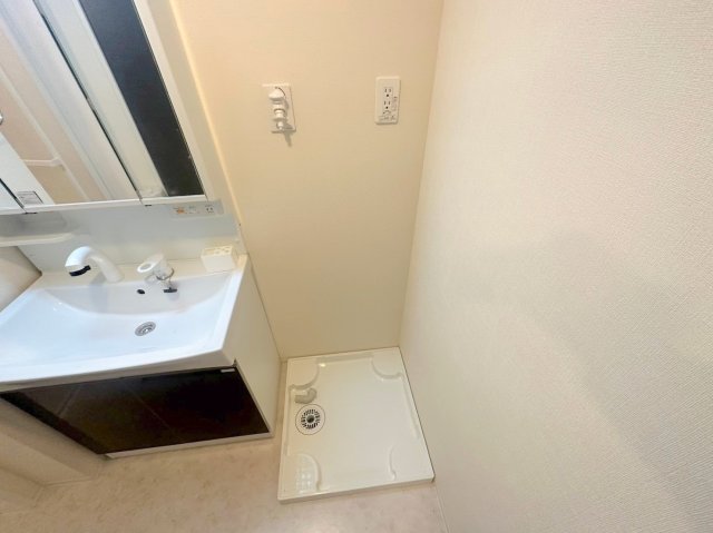 その他設備　嬉しい室内洗濯機置場。これで洗濯機も長持ちしますね。