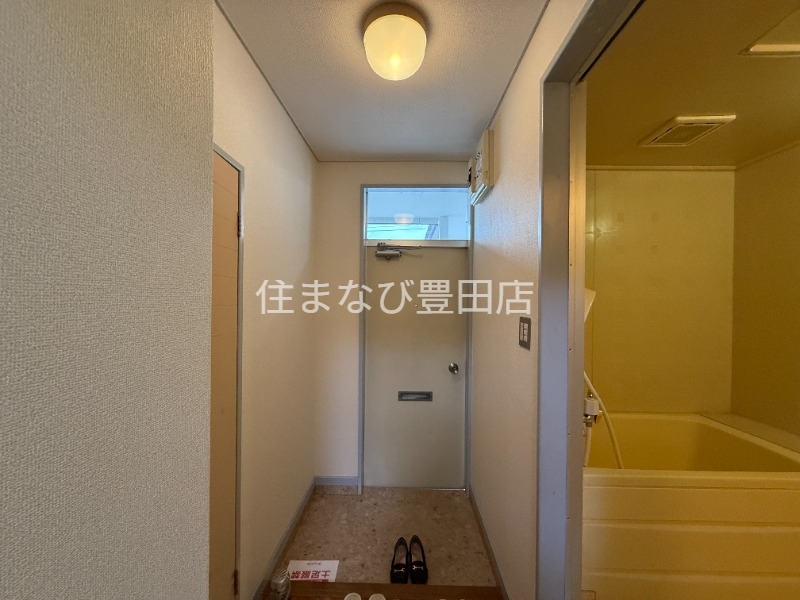 玄関　同型別部屋写真