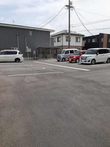 駐車場　駐車スペースもあります