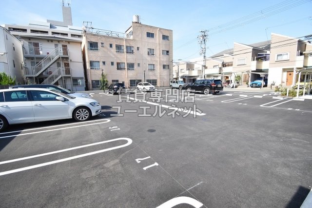 駐車場　敷地内駐車場