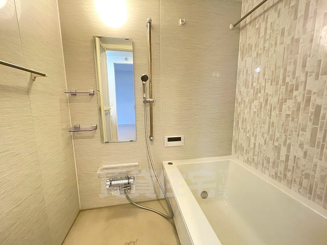 バス・シャワールーム　同建物　別部屋