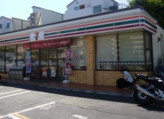 コンビニ　セブンイレブン世田谷成城8丁目店（コンビニ）まで350m