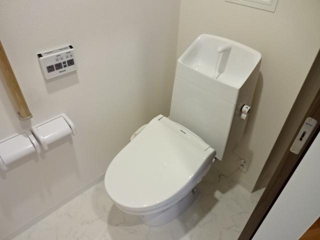 トイレ　シャワー付トイレ