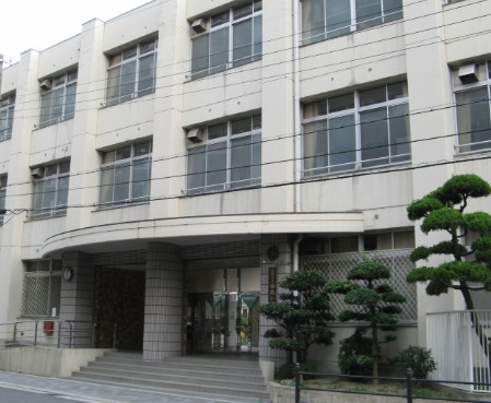 小学校　大阪市立香簑小学校（小学校）まで251m