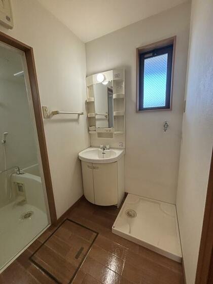 洗面設備　※退去前の為別部屋の写真となります