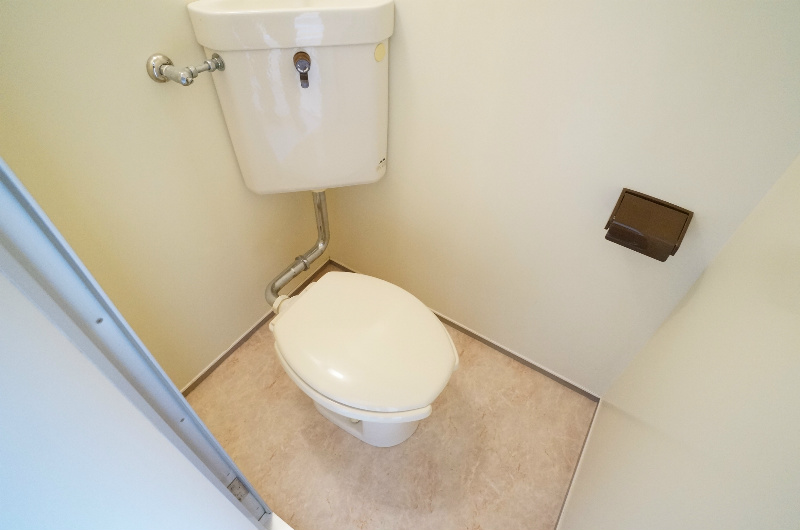 トイレ　掲載写真は参考写真です。実際のお部屋とは内装・設備が異なる場
