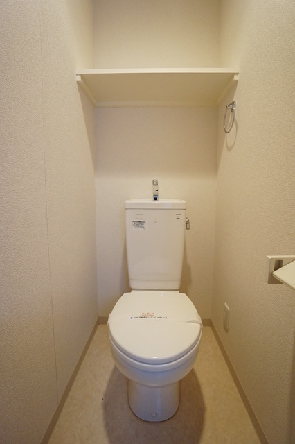 トイレ　別部屋の写真です。