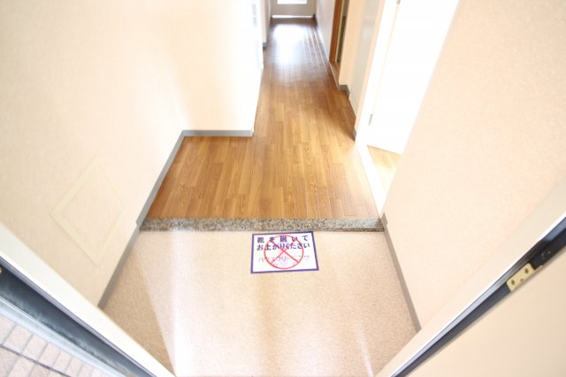 玄関　※別部屋写真