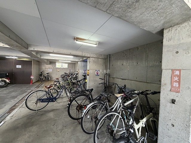 駐車場　駐輪場