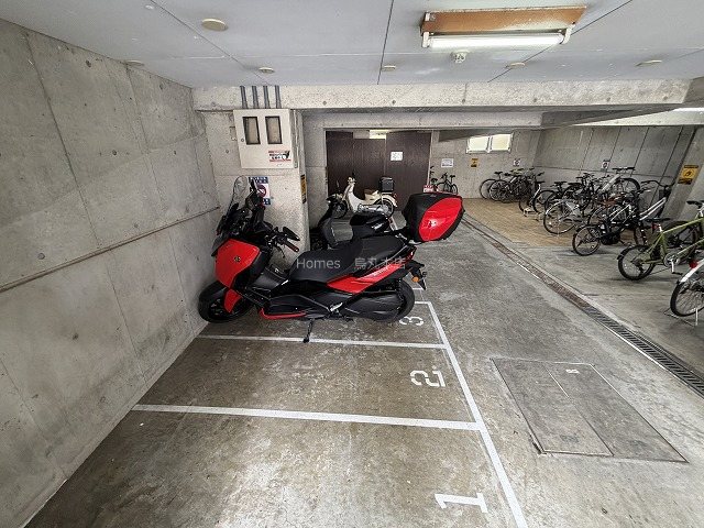 その他　バイク置き場