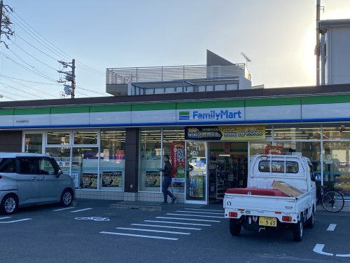 コンビニ　ファミリーマート 天白笹原町店（コンビニ）まで158m