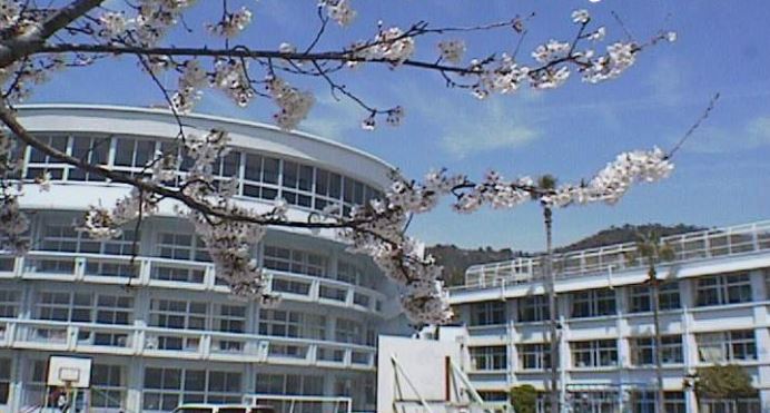 小学校　呉市立港町小学校（小学校）まで450m