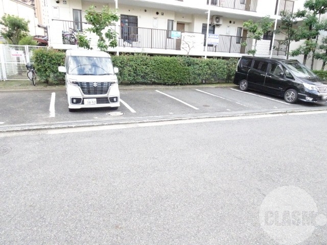 駐車場　敷地内駐車場