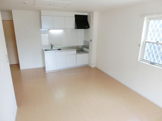 その他部屋・スペース　バルコニー側からのリビングです