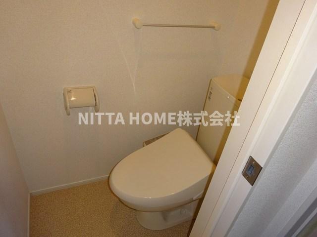 トイレ　嬉しいウォシュレット付きトイレです◎