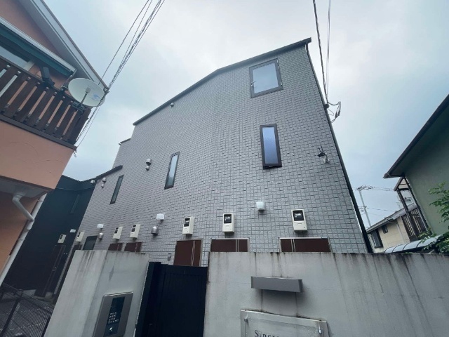 1LDK Apartment in Setagaya, Tokyo - Image 1