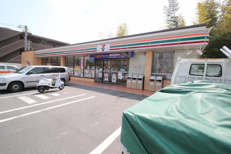 コンビニ　セブンイレブン名古屋西山本通3丁目店（コンビニ）まで208m