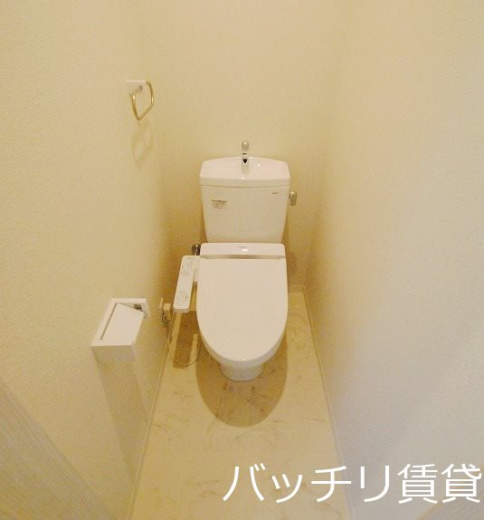 トイレ　別号室の画像。現況優先