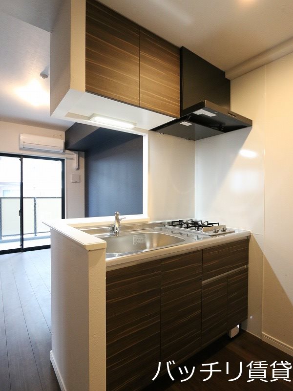 キッチン　画像は同シリーズの為、現状優先。