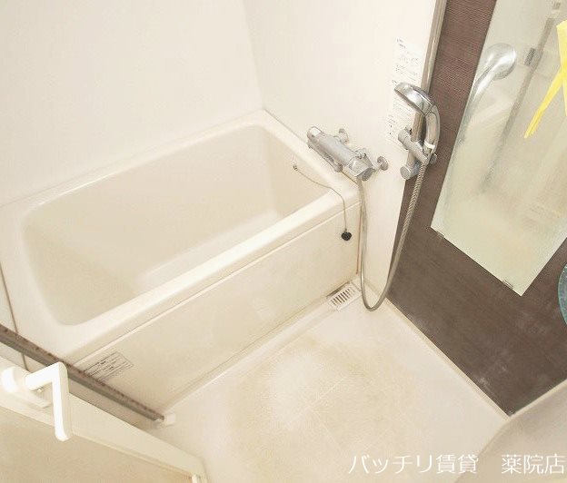 バス・シャワールーム　別号室写真の為、現況を優先致します。