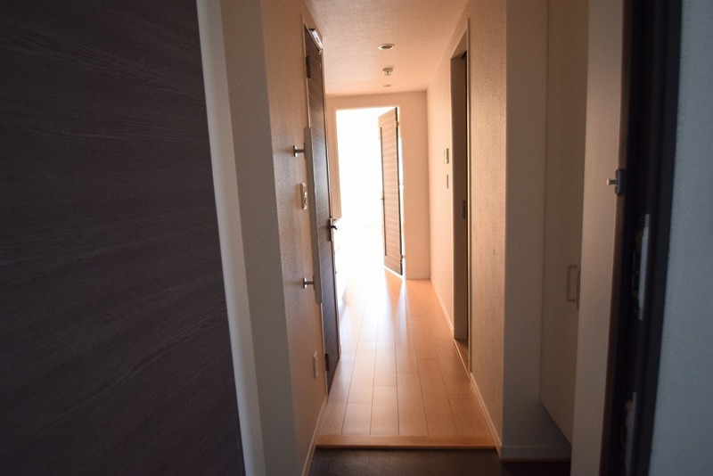 玄関　他部屋写真参考