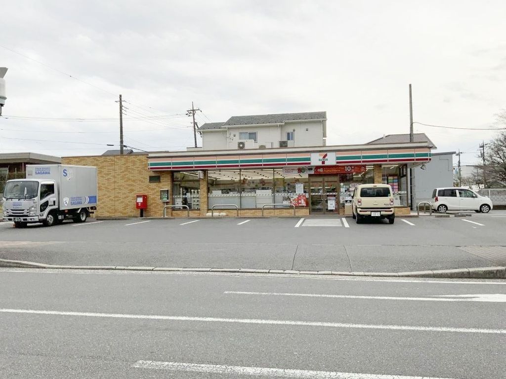 コンビニ　セブンイレブン四街道めいわ4丁目店（コンビニ）まで750m