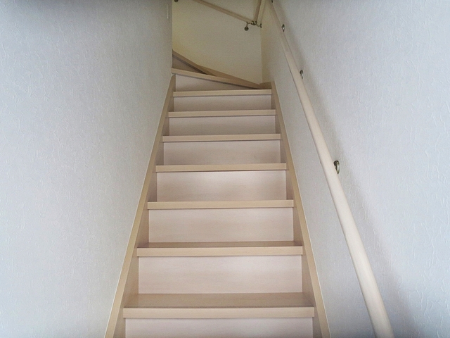 その他　手すり付きの室内階段です♪
