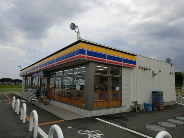 コンビニ　ミニストップ（コンビニ）まで910m