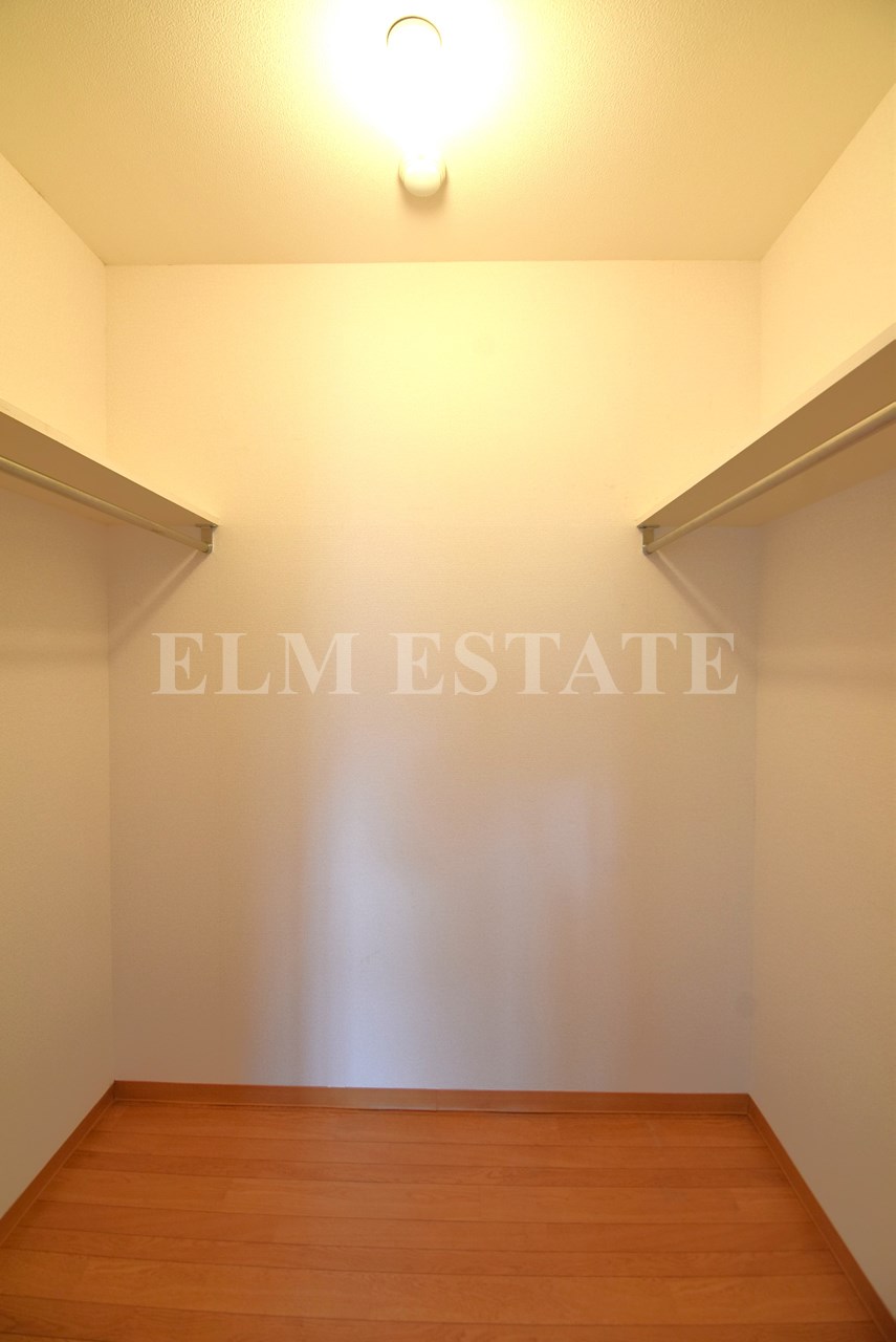 収納　階数違い別部屋の写真になります。