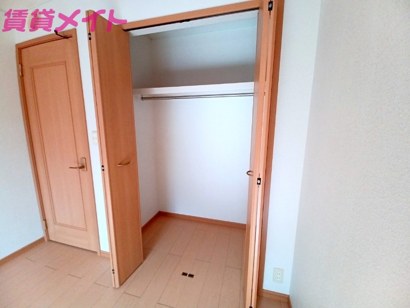 収納　同型参考写真