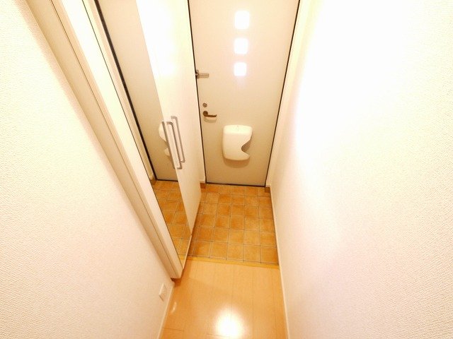 玄関　収納もある玄関です