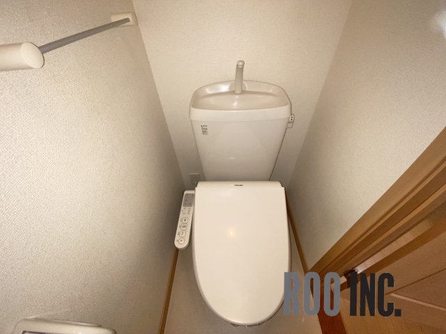 トイレ　写真は反転のお部屋です