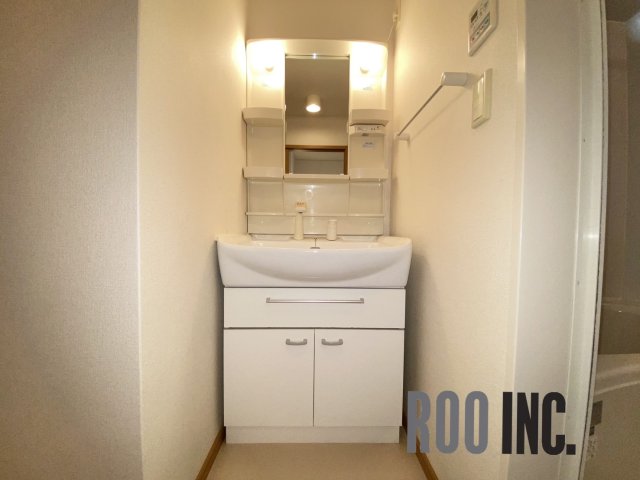 洗面設備　写真は反転のお部屋です