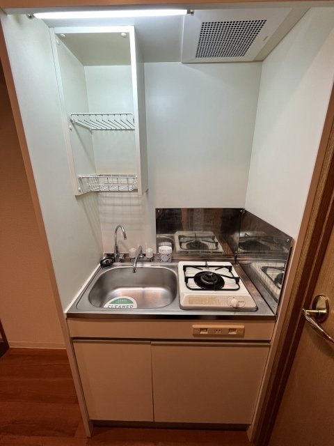 キッチン　コンパクトなキッチンで掃除もラクラク