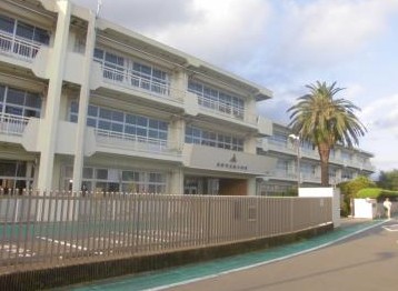 小学校　長泉町立南小学校（小学校）まで497m