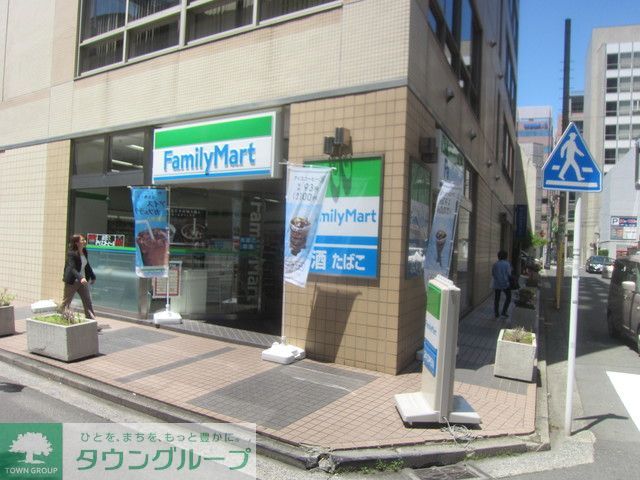 コンビニ　★★ファミリーマート（コンビニ）まで140m