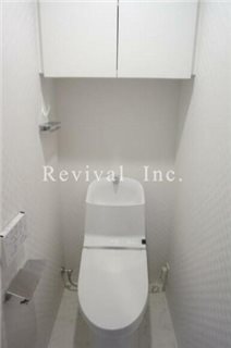 トイレ　シャワー機能付トイレでございます