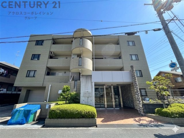 建物外観　オートロックで外部の人間が簡単に出入りできないため安心です。